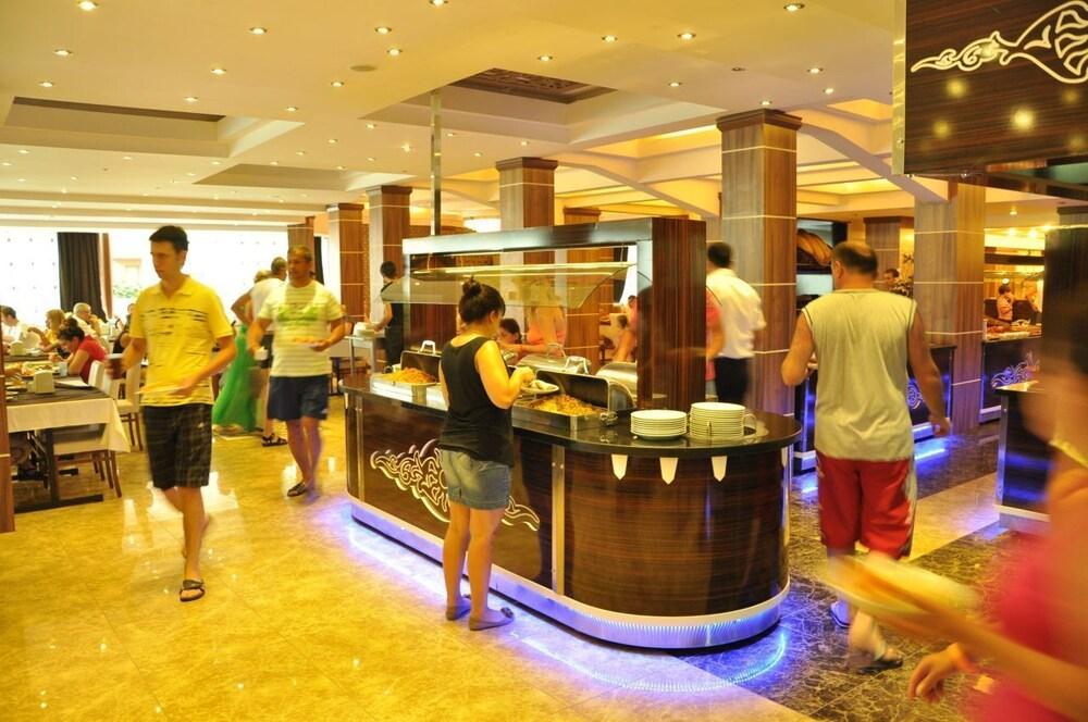 Club Tess Hotel Konaklı Exterior foto