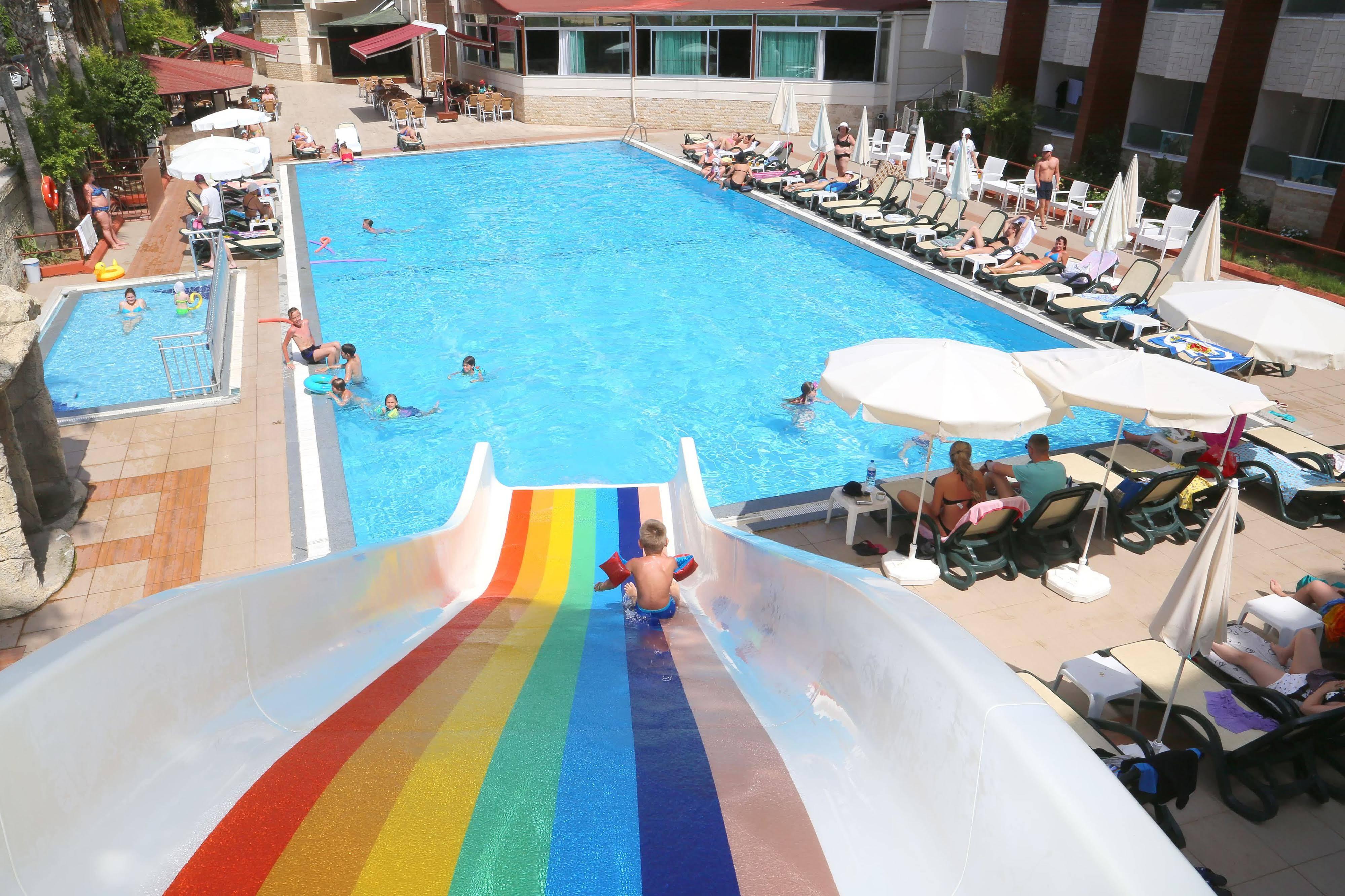 Club Tess Hotel Konaklı Exterior foto